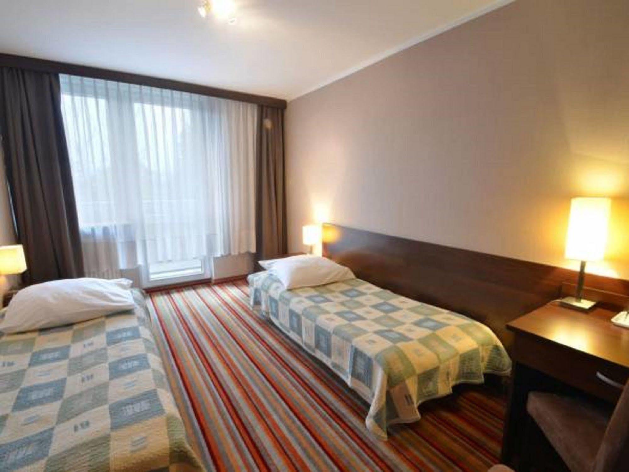 Hotel Dal 格但斯克 外观 照片