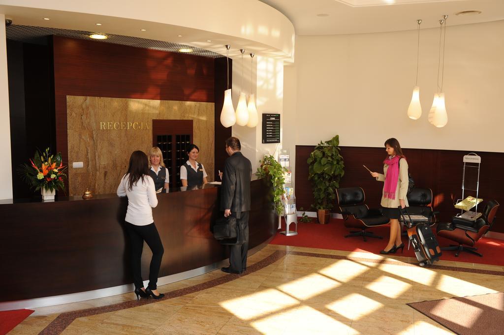 Hotel Dal 格但斯克 外观 照片